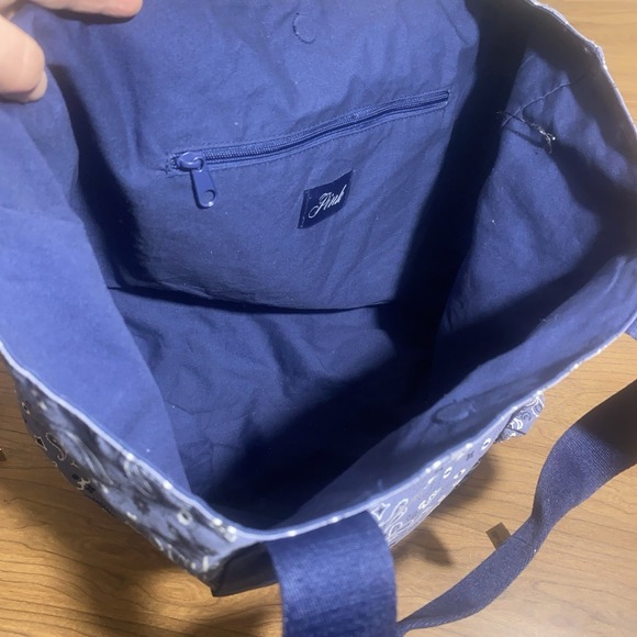 VICTORIA'S SECRET PINK REVERSIBLE CANVAS TRAVEL TOTE BAG Blue PAISLEY Reg. $50 - Picture 9 of 10